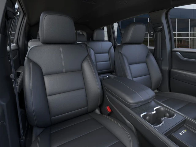 2026 GMC Acadia Elevation, bílá, 10 km, dovoz Kanada — foto 14 z 20