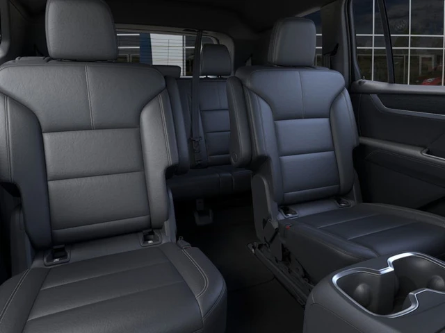 2026 GMC Acadia Elevation, bílá, 10 km, dovoz Kanada — foto 15 z 20