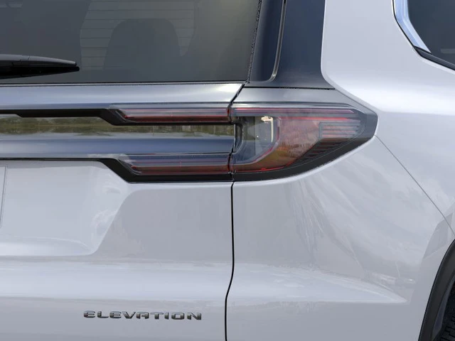 2026 GMC Acadia Elevation, bílá, 10 km, dovoz Kanada — foto 9 z 20