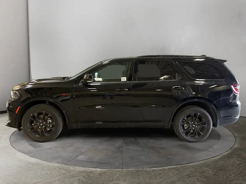 2026 Dodge Durango GT Plus, černá, dovoz Kanada — foto 2 z 12