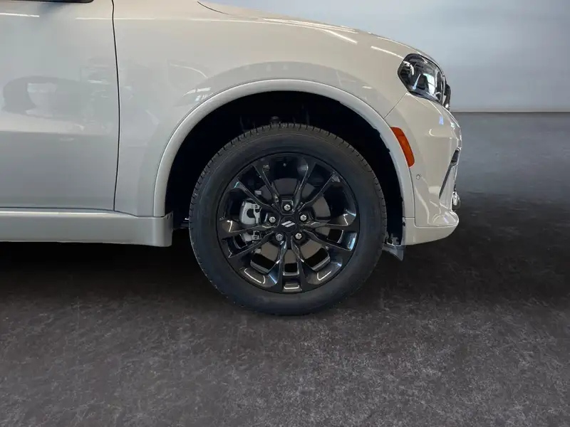 2026 Dodge Durango GT Plus, bílá, 16 km, dovoz Kanada — foto 9 z 12