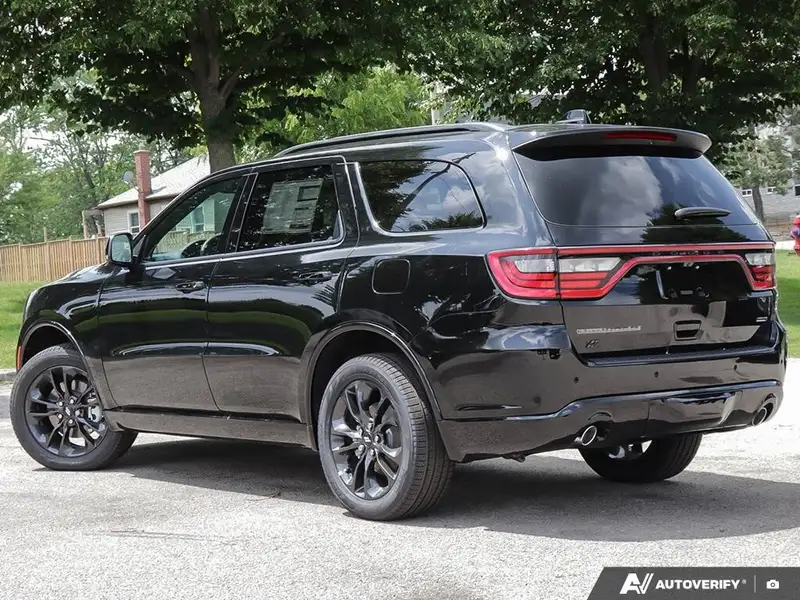2026 Dodge Durango GT Plus, černá, dovoz Kanada — foto 4 z 12