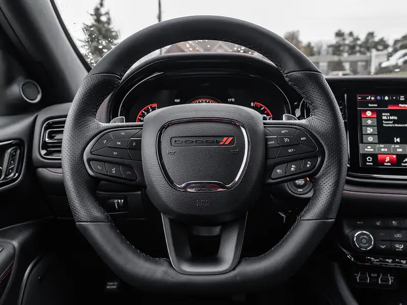 2026 Dodge Durango GT Plus AWD, bílá, dovoz Kanada — foto 8 z 12