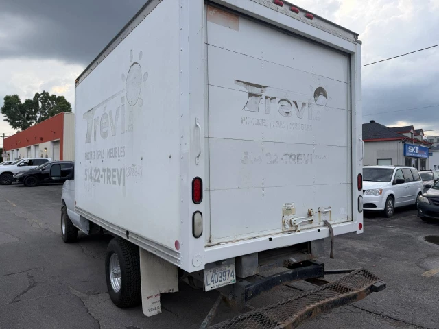 2011 Ford E-Series E 350 E 350 SD, bílá, 185 500 km, dovoz Kanada — foto 9 z 20