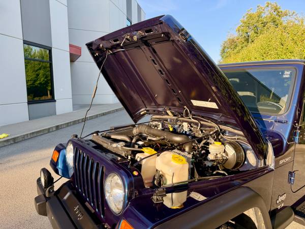 2003 Jeep, dovoz Kanada — foto 11 z 12