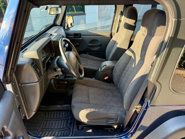 2003 Jeep, dovoz Kanada — foto 12 z 12