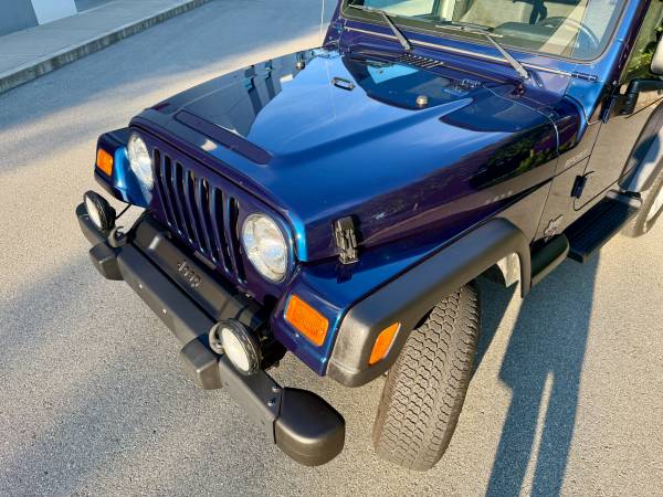 2003 Jeep, dovoz Kanada — foto 4 z 12