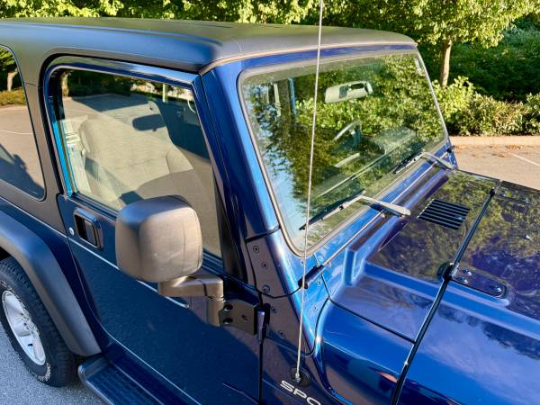 2003 Jeep, dovoz Kanada — foto 6 z 12