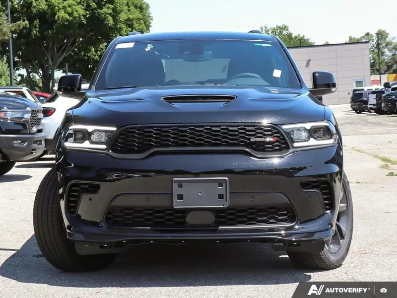 2026 Dodge Durango GT Plus, černá, dovoz Kanada — foto 2 z 12