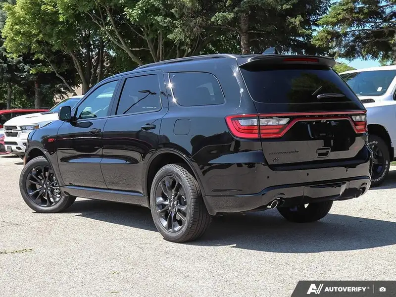 2026 Dodge Durango GT Plus, černá, dovoz Kanada — foto 4 z 12