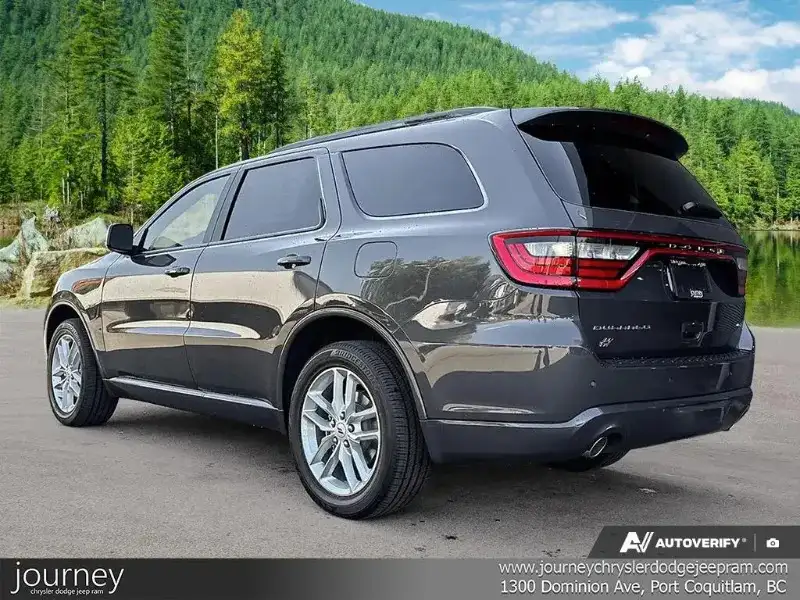 2026 Dodge Durango GT Plus, šedá, 13 km, dovoz Kanada — foto 4 z 12