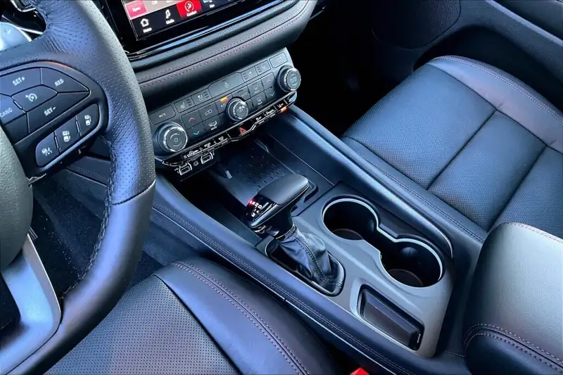 2026 Dodge Durango Gt Plus, černá, 0 km, dovoz Kanada — foto 7 z 12