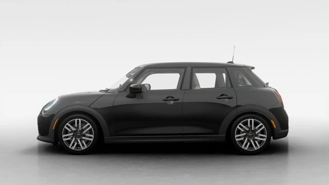 2027 MINI 5 Door Cooper C, černá, 90 km, dovoz Kanada — foto 4 z 14