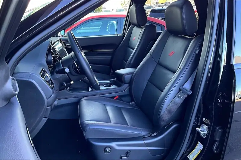 2026 Dodge Durango Gt Plus, černá, 0 km, dovoz Kanada — foto 9 z 12