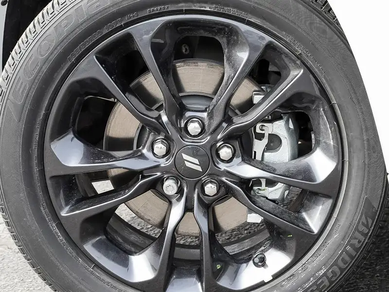 2026 Dodge Durango GT Plus, bílá, dovoz Kanada — foto 7 z 12