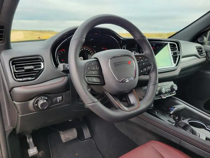 2026 Dodge Durango GT, šedá, 8 km, dovoz Kanada — foto 10 z 12