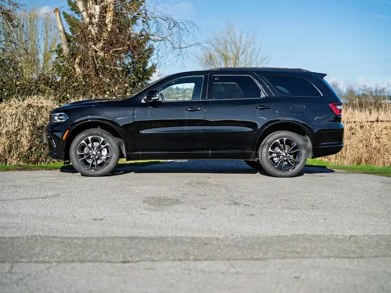 2026 Dodge Durango GT Plus, černá, 16 km, dovoz Kanada — foto 3 z 12