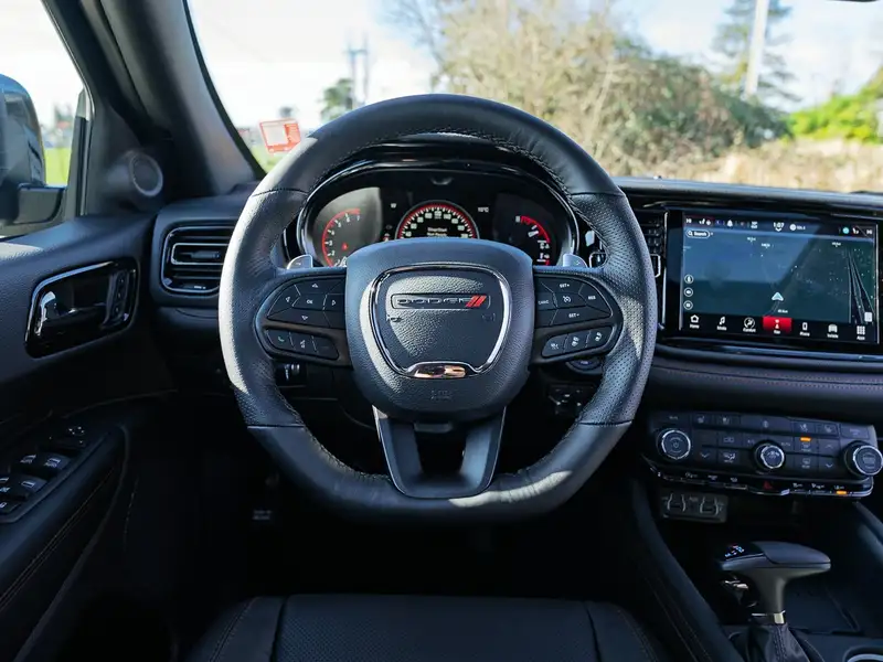 2026 Dodge Durango GT Plus, černá, 16 km, dovoz Kanada — foto 9 z 12