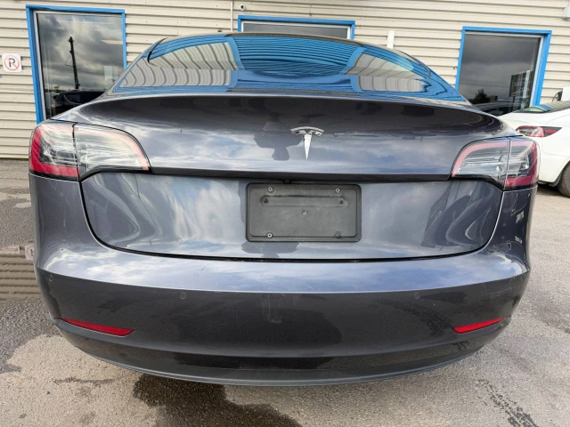 2022 Tesla Model 3 Standard Range Plus, šedá, 198 437 km, dovoz Kanada — foto 5 z 5