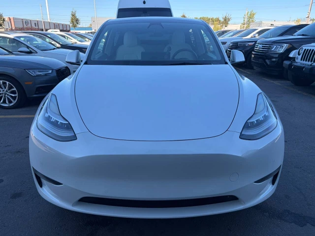 2021 Tesla Model Y Long Range, bílá, 213 054 km, dovoz Kanada — foto 2 z 5