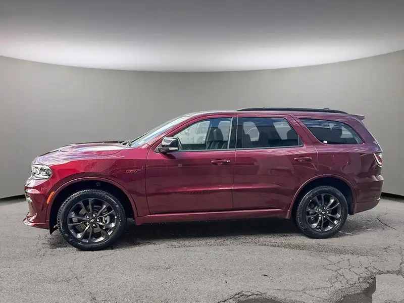 2026 Dodge Durango GT Plus, červená, dovoz Kanada — foto 3 z 12