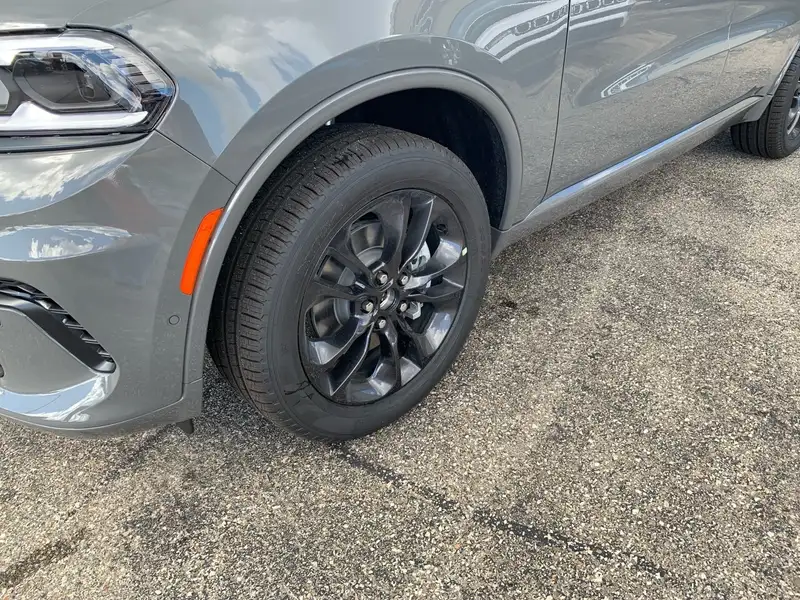 2026 Dodge Durango GT Plus, šedá, 20 km, dovoz Kanada — foto 9 z 12