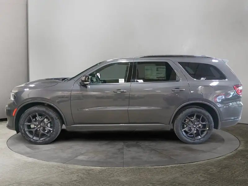 2026 Dodge Durango R/T, šedá, dovoz Kanada — foto 2 z 12