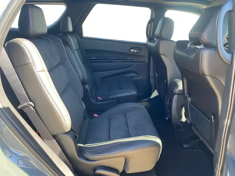 2026 Dodge Durango GT Plus, šedá, dovoz Kanada — foto 10 z 12