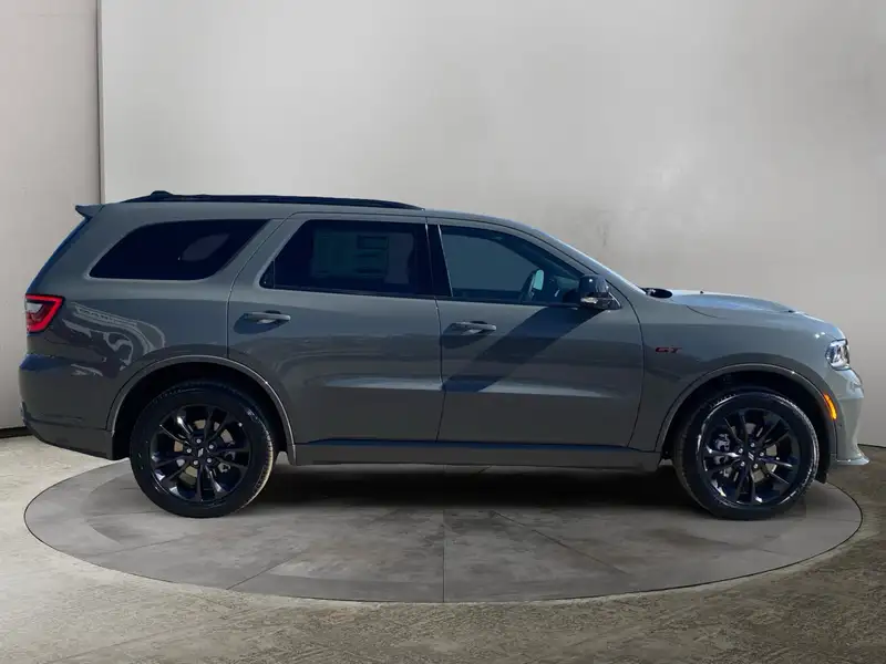 2026 Dodge Durango GT Plus, šedá, dovoz Kanada — foto 6 z 12