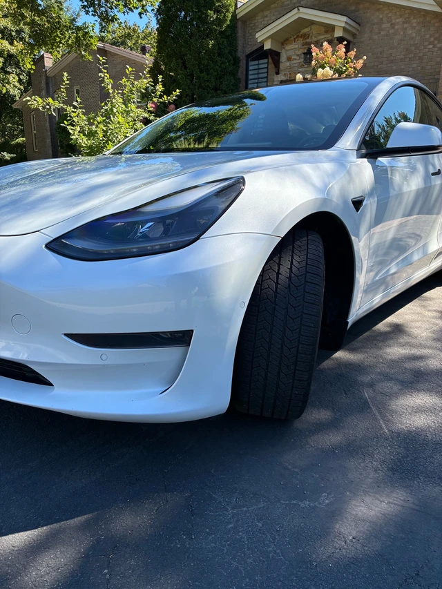 2022 Tesla Model 3, bílá, 127 600 km, dovoz Kanada — foto 5 z 5