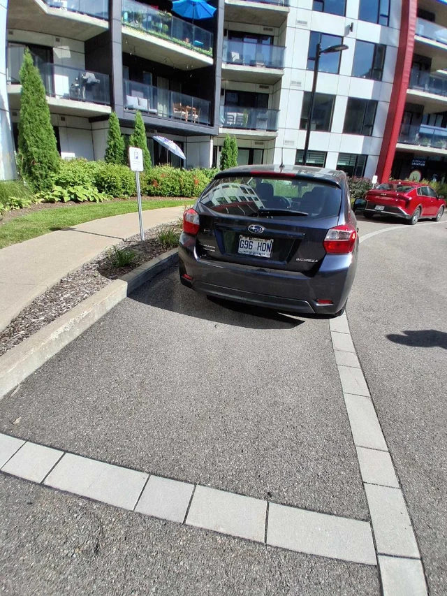 2014 Subaru Impreza, černá, 108 300 km, dovoz Kanada — foto 2 z 5