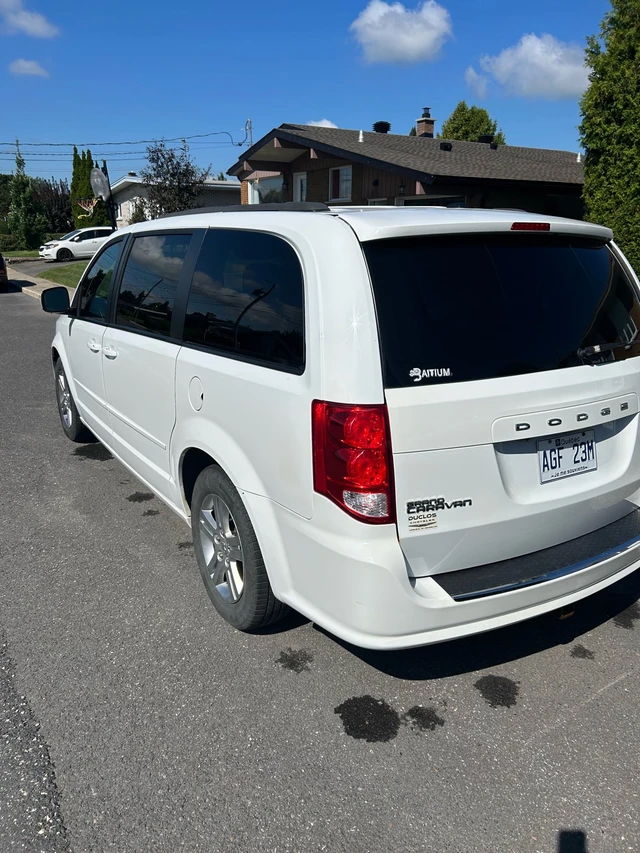 2017 Dodge Caravan, 200 800 km, dovoz Kanada — foto 3 z 5
