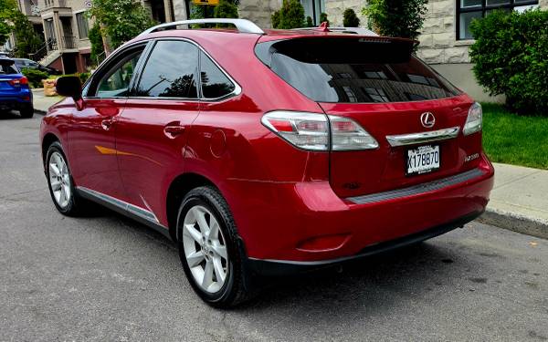 Lexus, dovoz Kanada — foto 4 z 11