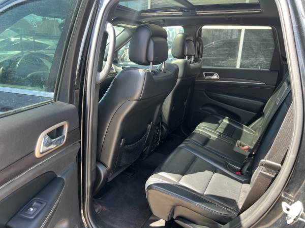 2017 Jeep, dovoz Kanada — foto 8 z 12