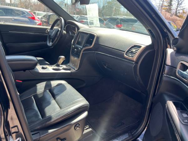 2017 Jeep, dovoz Kanada — foto 9 z 12