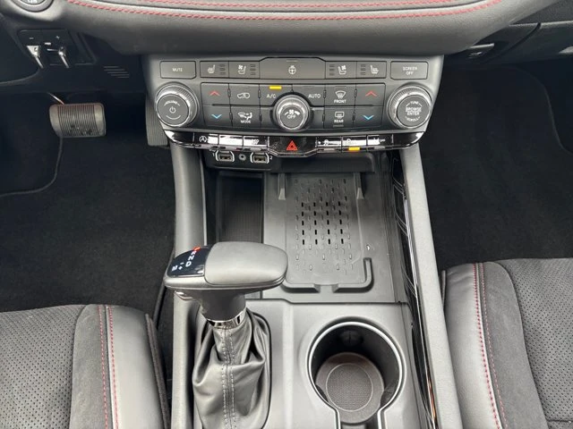 2027 Dodge Durango GT Plus, černá, 25 km, dovoz Kanada — foto 15 z 20