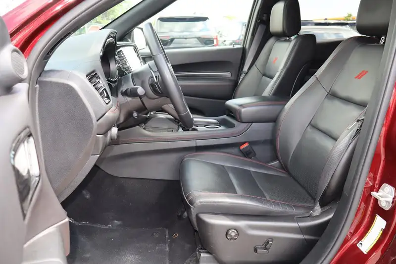 2025 Dodge Durango R/T AWD, červená, 33 400 km, dovoz Kanada — foto 12 z 12