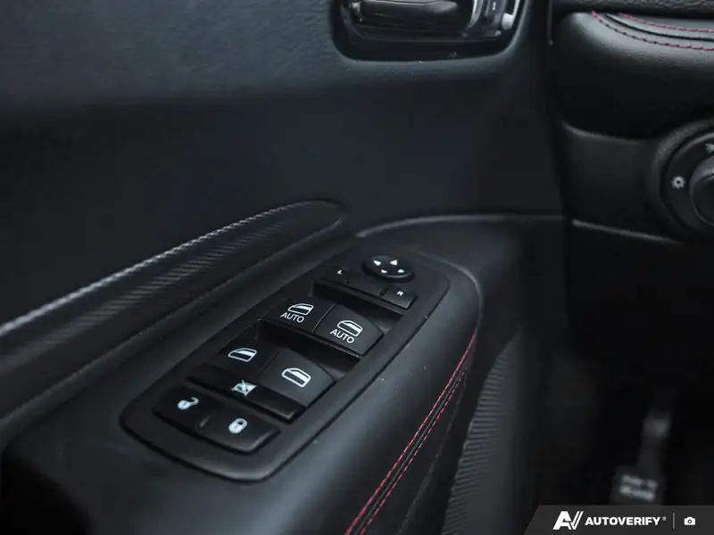 2023 Dodge Durango, šedá, 108 458 km, dovoz Kanada — foto 11 z 12