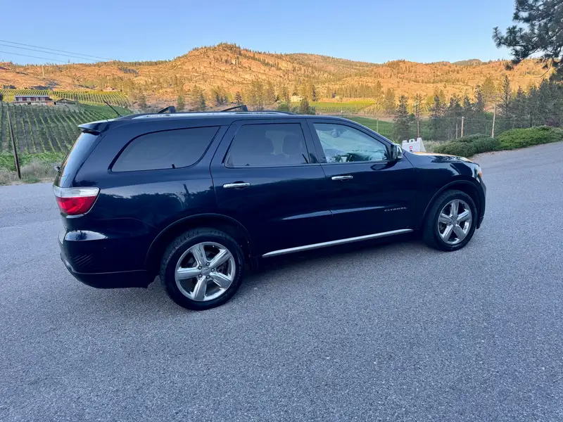 2011 Dodge Durango Citadel, modrá, 265 470 km, dovoz Kanada — foto 6 z 12