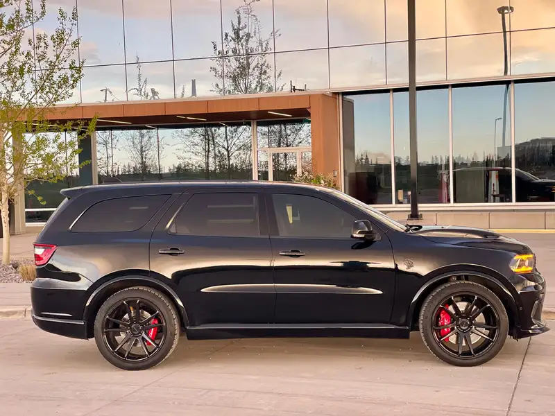 2021 Dodge Durango SRT Hellcat, černá, 88 000 km, dovoz Kanada — foto 4 z 12
