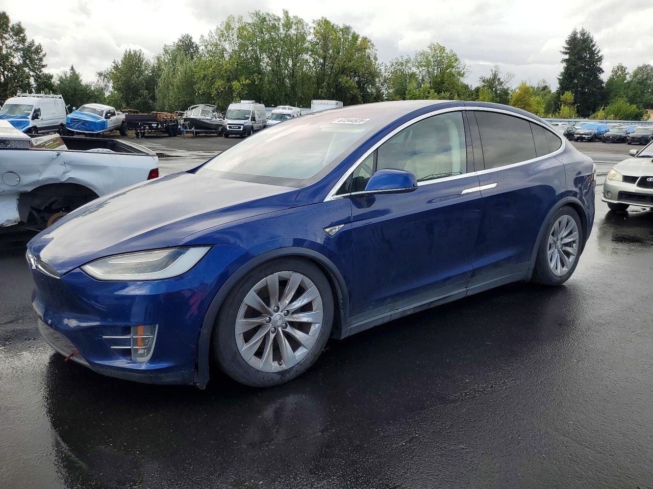 2016 Tesla MODEL X, modrá, 220 330 km, dovoz USA — foto 1