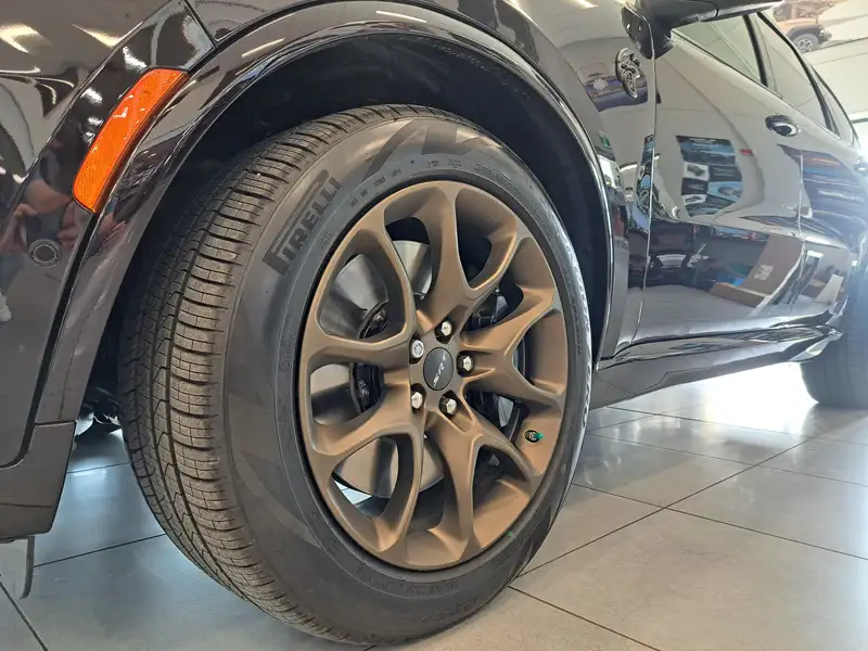 2025 Dodge Durango HELLCAT | BRASS MONKEY, červená, 76 km, dovoz Kanada — foto 11 z 12