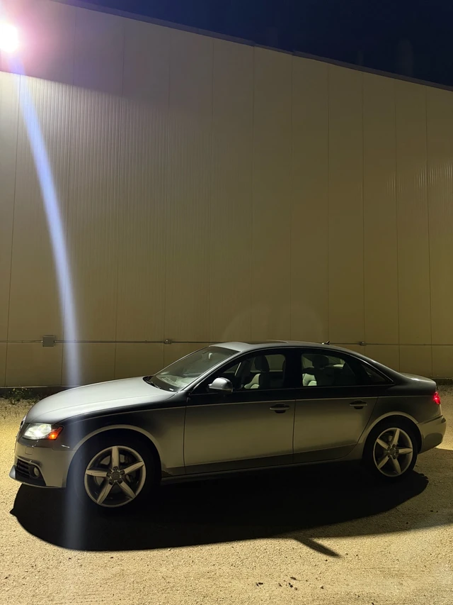 2011 Audi A4, stříbrná, 141 600 km, dovoz Kanada — foto 3 z 5