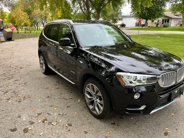 2016 BMW X3, černá, 155 000 km, dovoz Kanada — foto 2 z 5