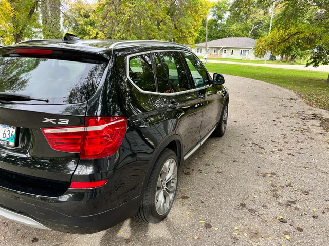 2016 BMW X3, černá, 155 000 km, dovoz Kanada — foto 3 z 5