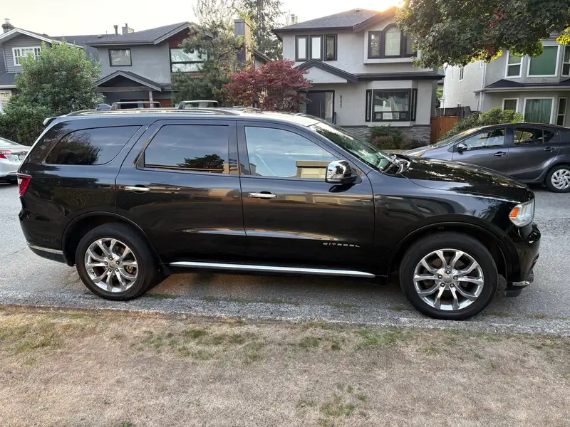 2016 Dodge Durango Citadel, černá, 128 000 km, dovoz Kanada — foto 5 z 12