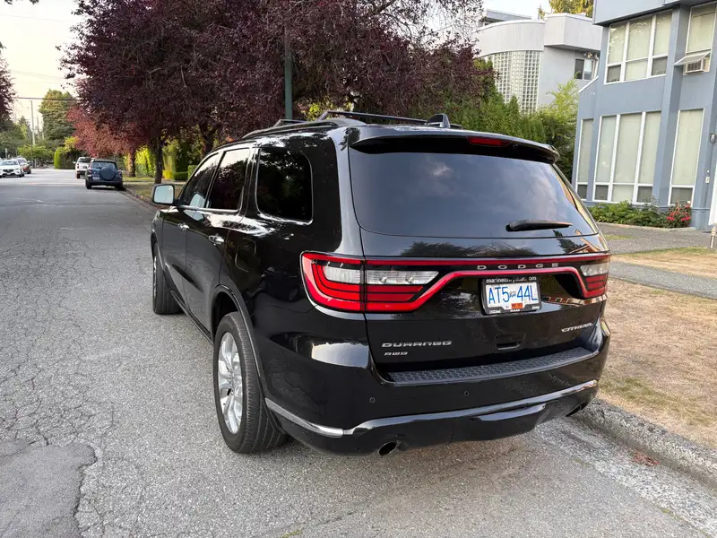 2016 Dodge Durango Citadel, černá, 128 000 km, dovoz Kanada — foto 8 z 12