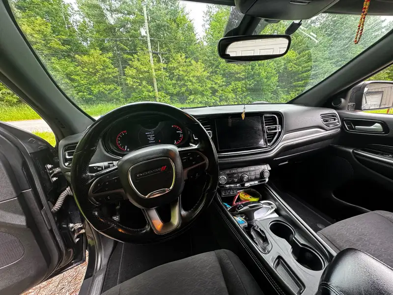 2021 Dodge Durango SXT, černá, 133 000 km, dovoz Kanada — foto 9 z 12