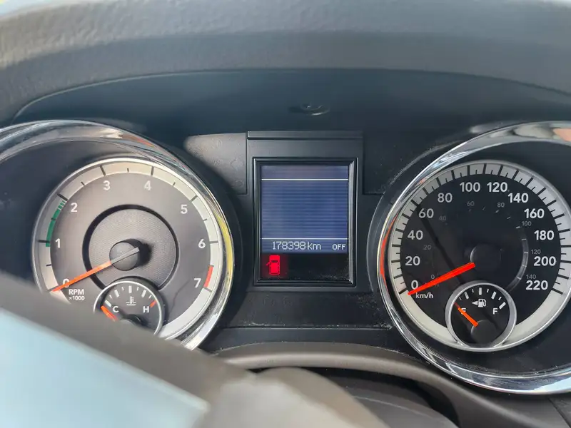 2013 Dodge Durango SXT, červená, 182 000 km, dovoz Kanada — foto 6 z 12
