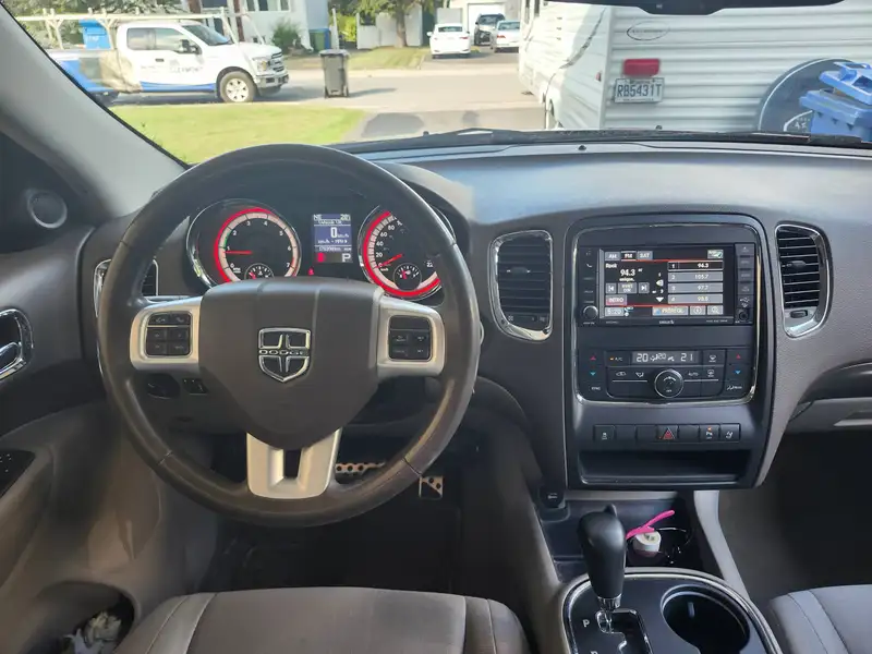 2013 Dodge Durango SXT, červená, 182 000 km, dovoz Kanada — foto 7 z 12